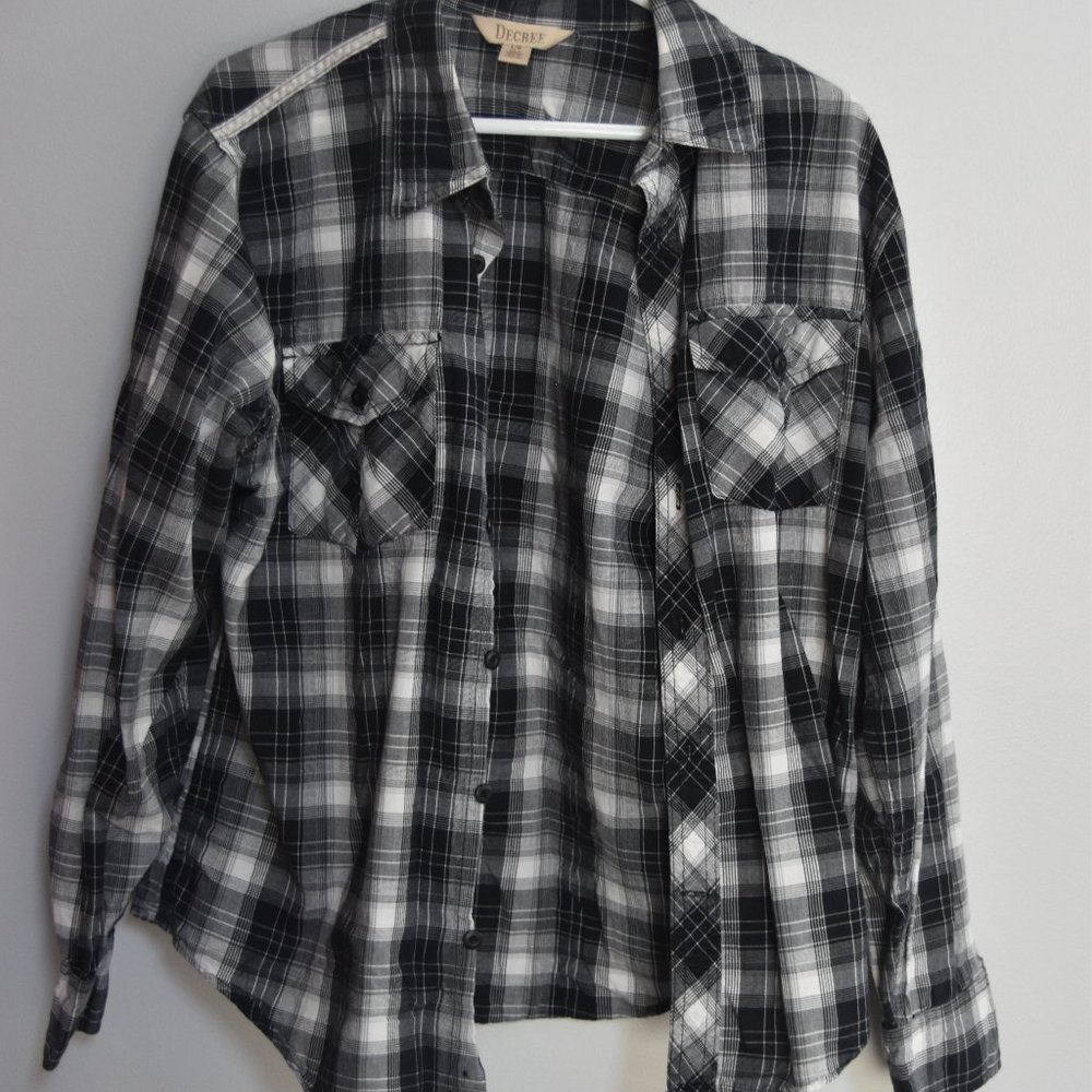 Decree Plaid Button Down Size Large